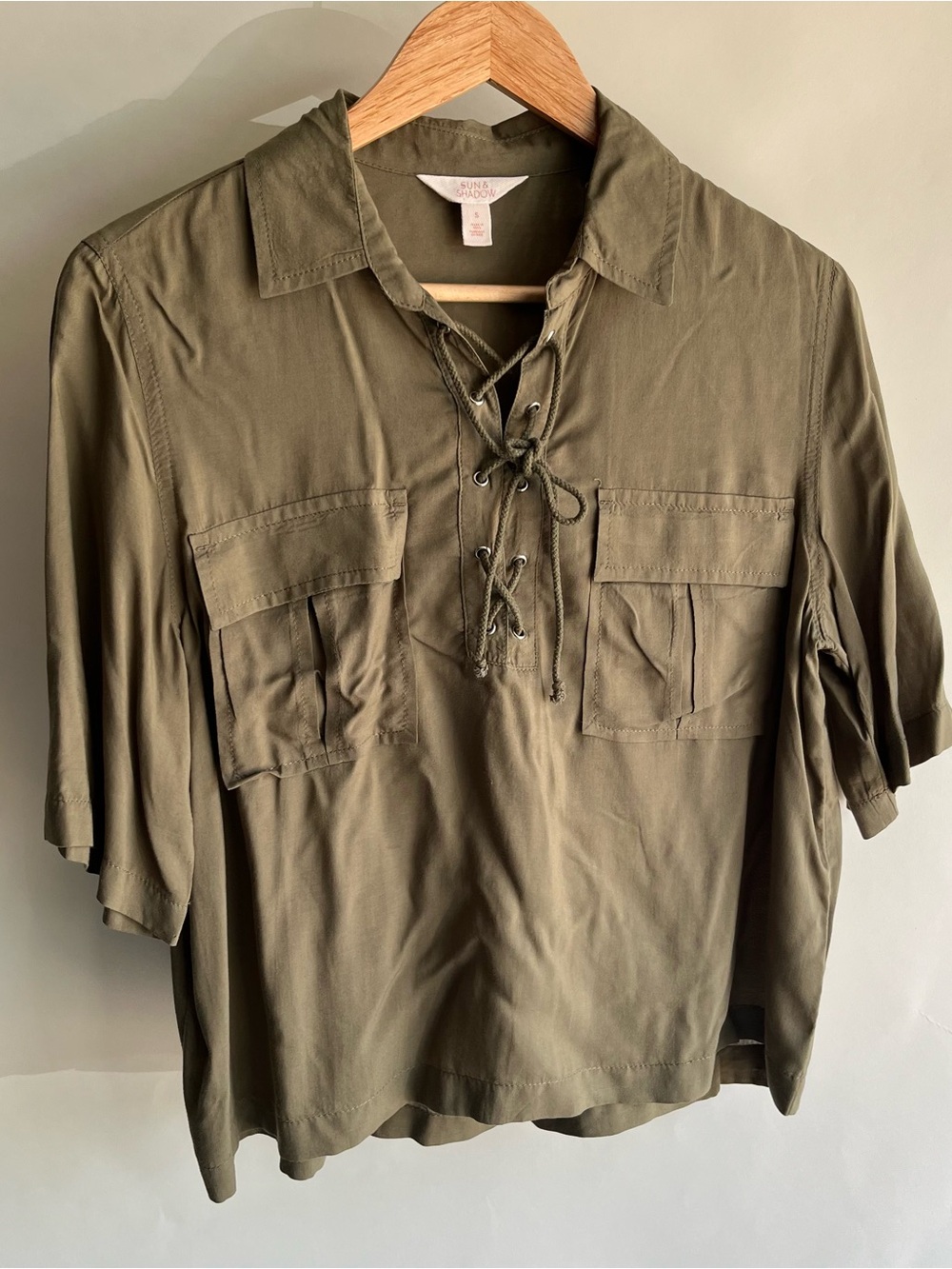 Sun & Shadow Short Sleeve Blouse Peasant Olive Green Sz Sm Short Sleeve EUC